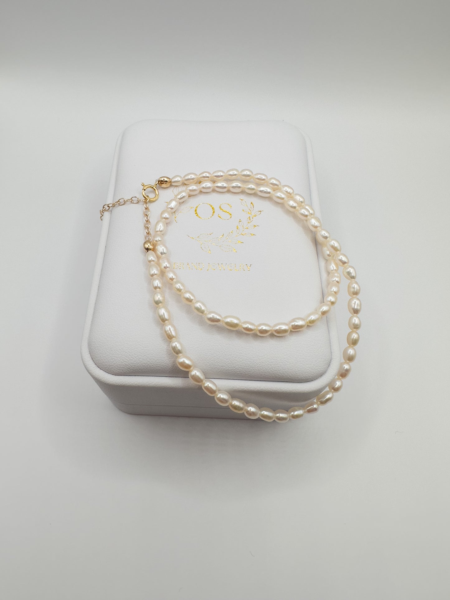 OS natural rice pearl / gold-filled choker. S (3.5-4 mm pearl)