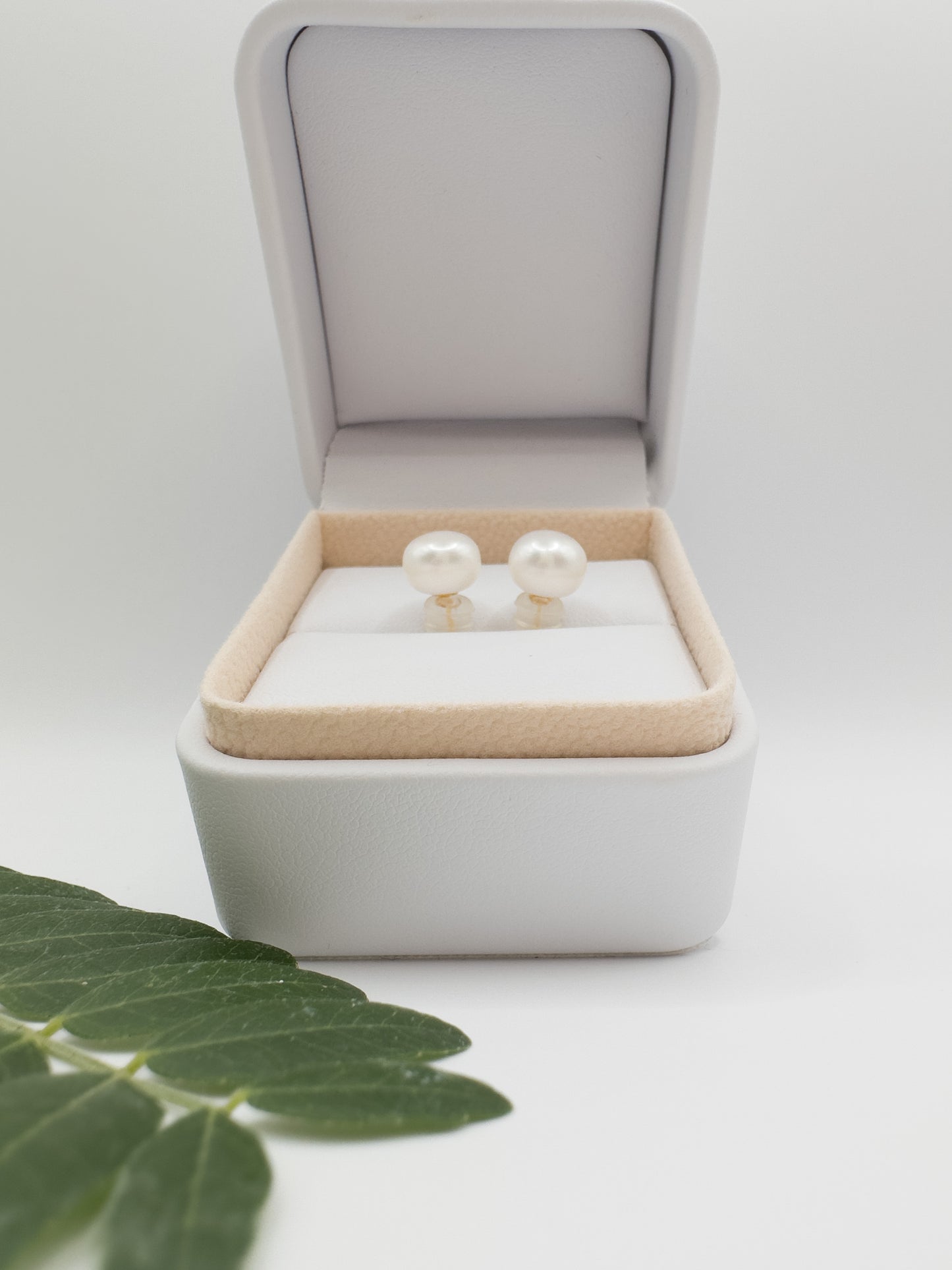 OS white freshwater pearl studs (8mm)