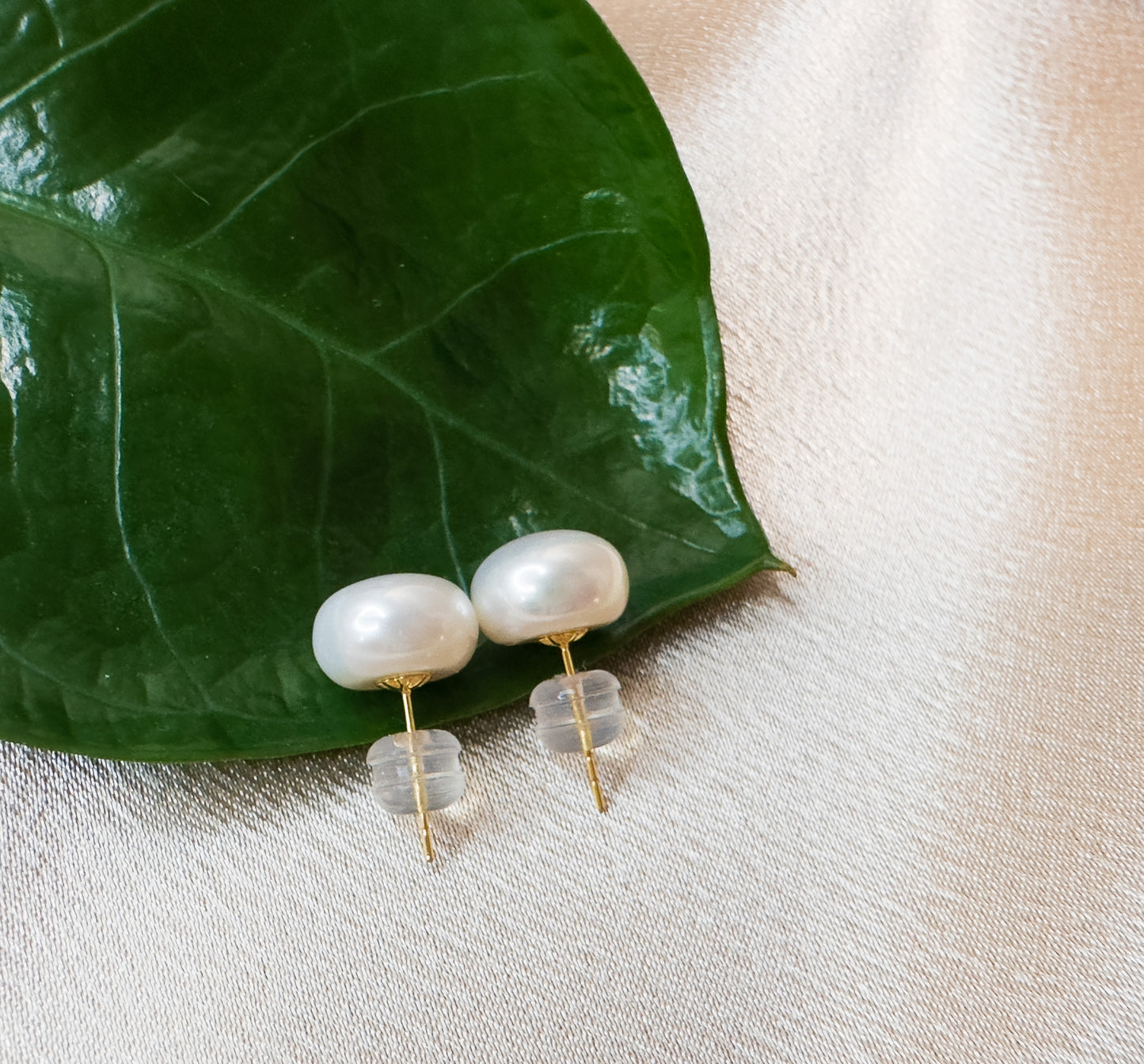 OS white freshwater pearl studs (8mm)