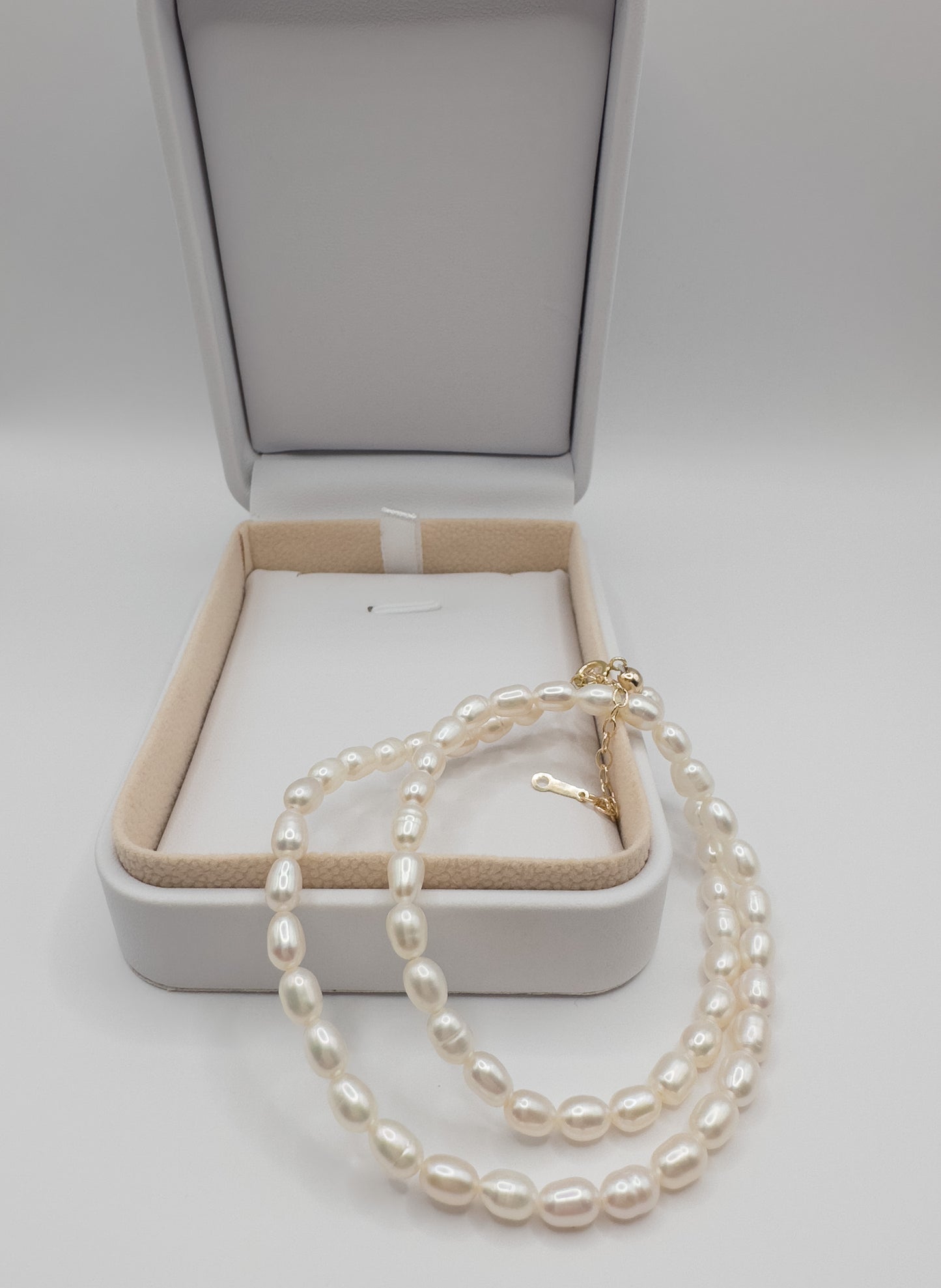 OS natural rice pearl / gold-filled choker. M (4-4.5 mm pearl)