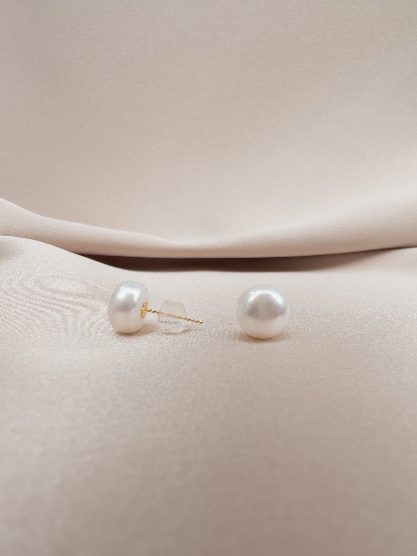 OS white freshwater pearl studs (9mm)