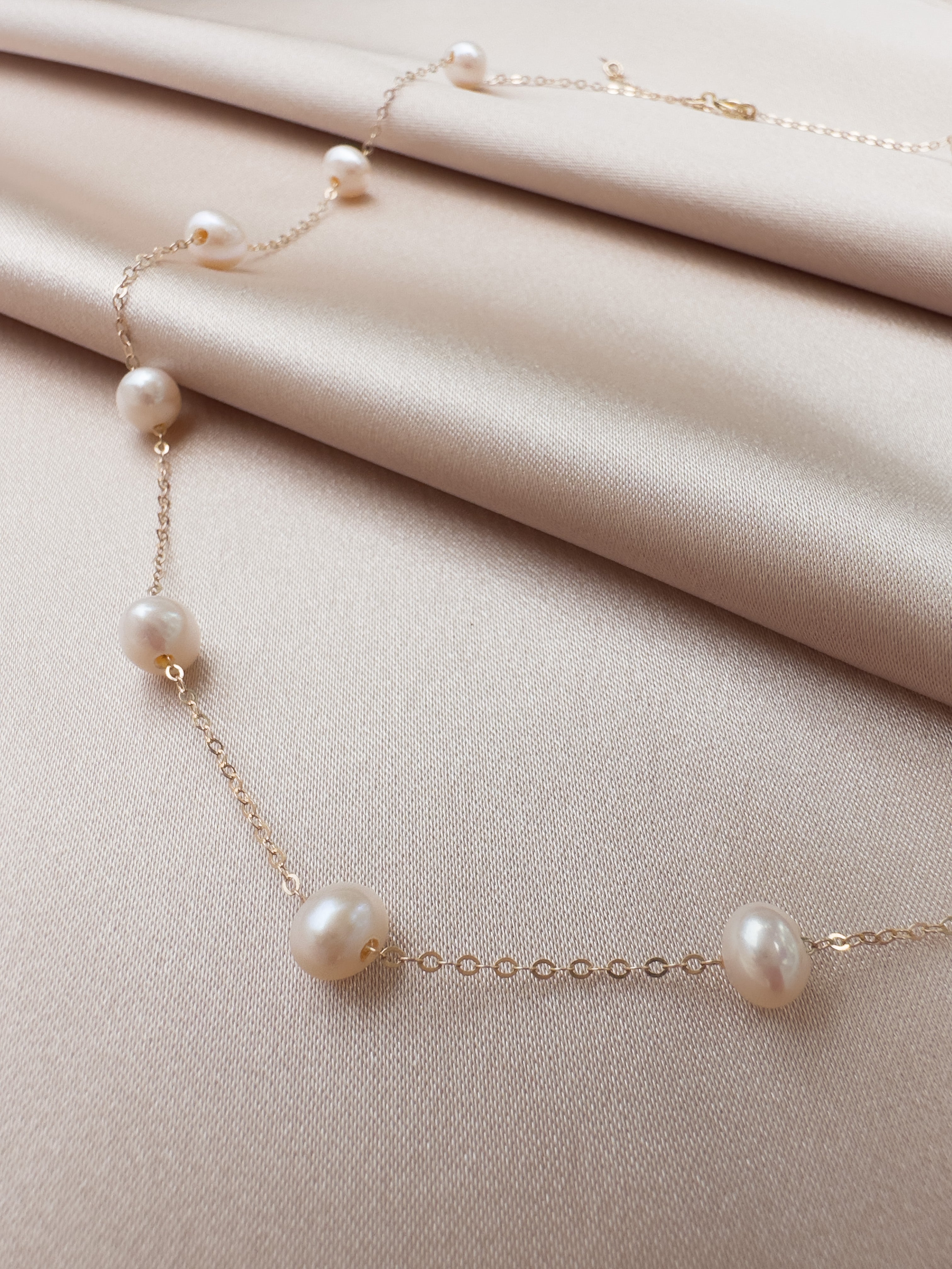 Pearl necklace deals brands