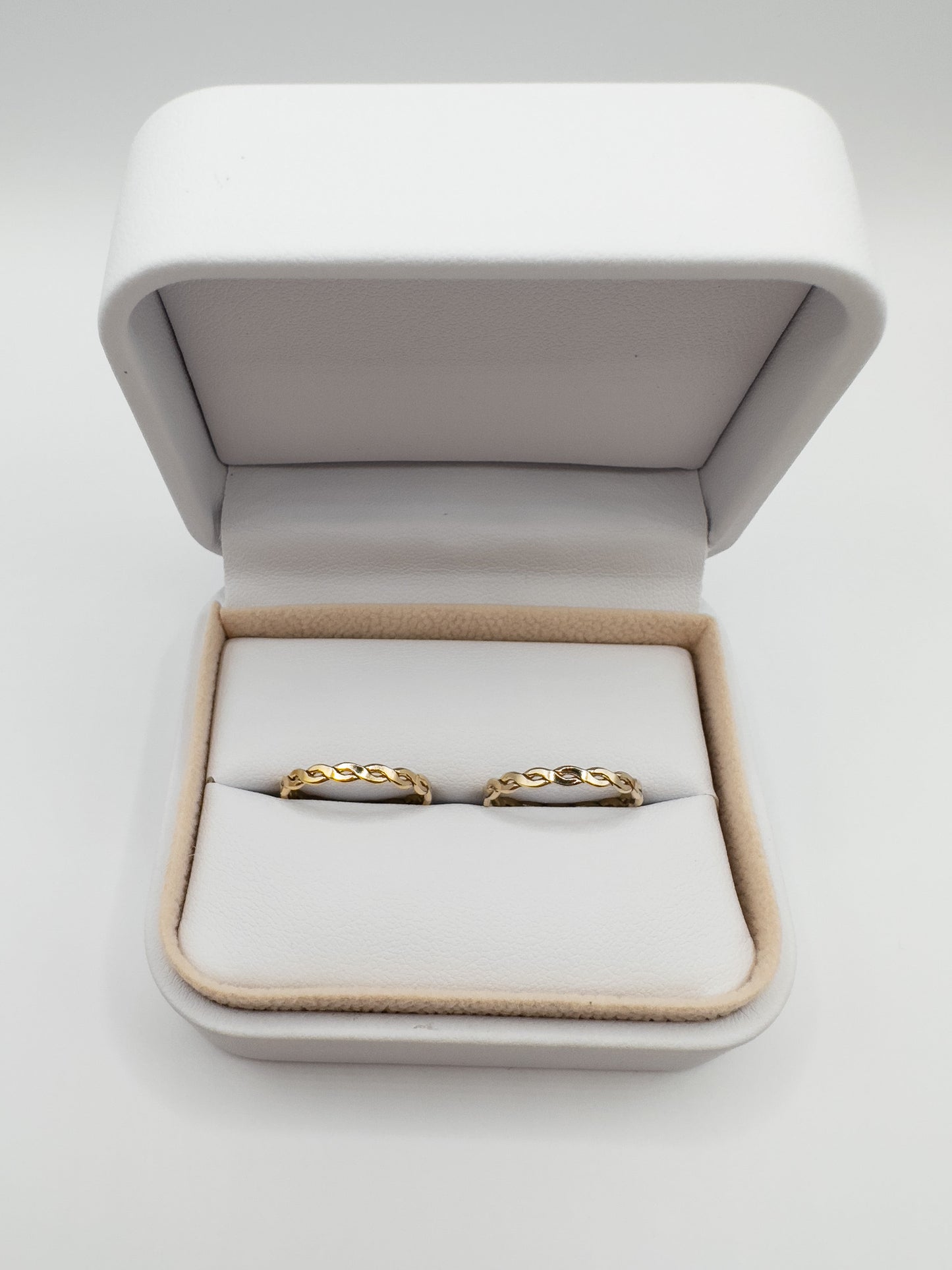 OS pair of Gold-Filled twisted rings. size 6